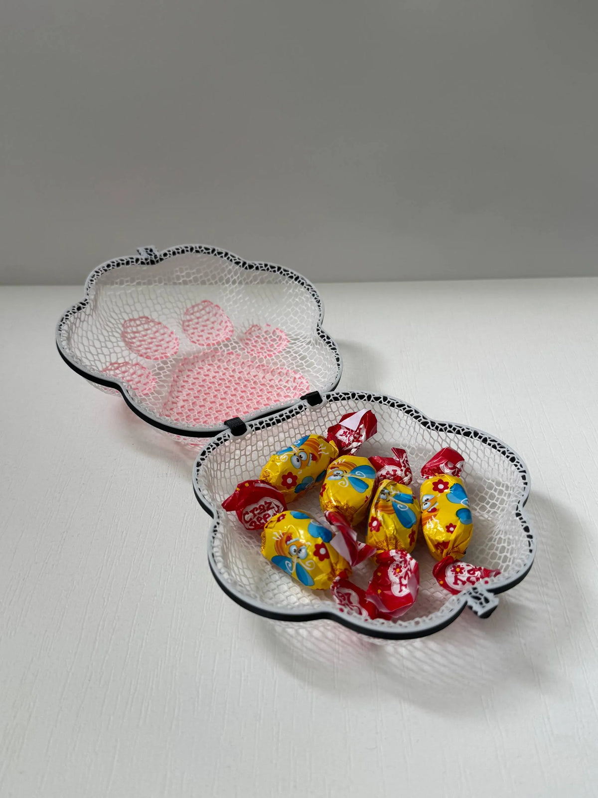 Patte de chat en filet – boîte à friandises